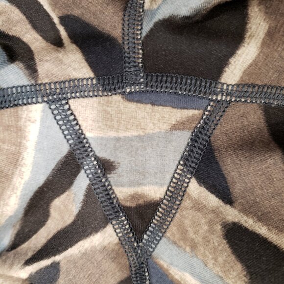 EUC Lululemon Wunder Under Hi-Rise Crop 21" Full-on Luon - Picture 8 of 10